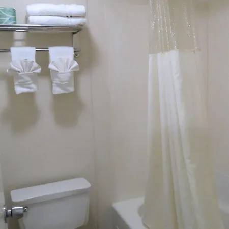 Budget Host Airport Inn Waterville Extérieur photo